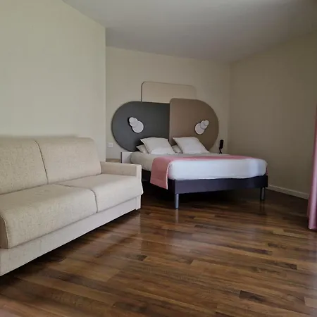 Sure Hotel By Best Western Saint-Quentin Ouest Le Pot D Etain Holnon Exterior photo