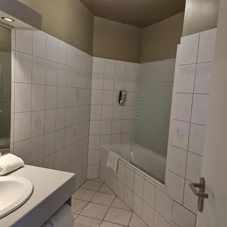 Sure Hotel By Best Western Saint-Quentin Ouest Le Pot D Etain Holnon Exterior photo