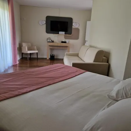 Sure Hotel By Best Western Saint-Quentin Ouest Le Pot D Etain Holnon Exterior photo
