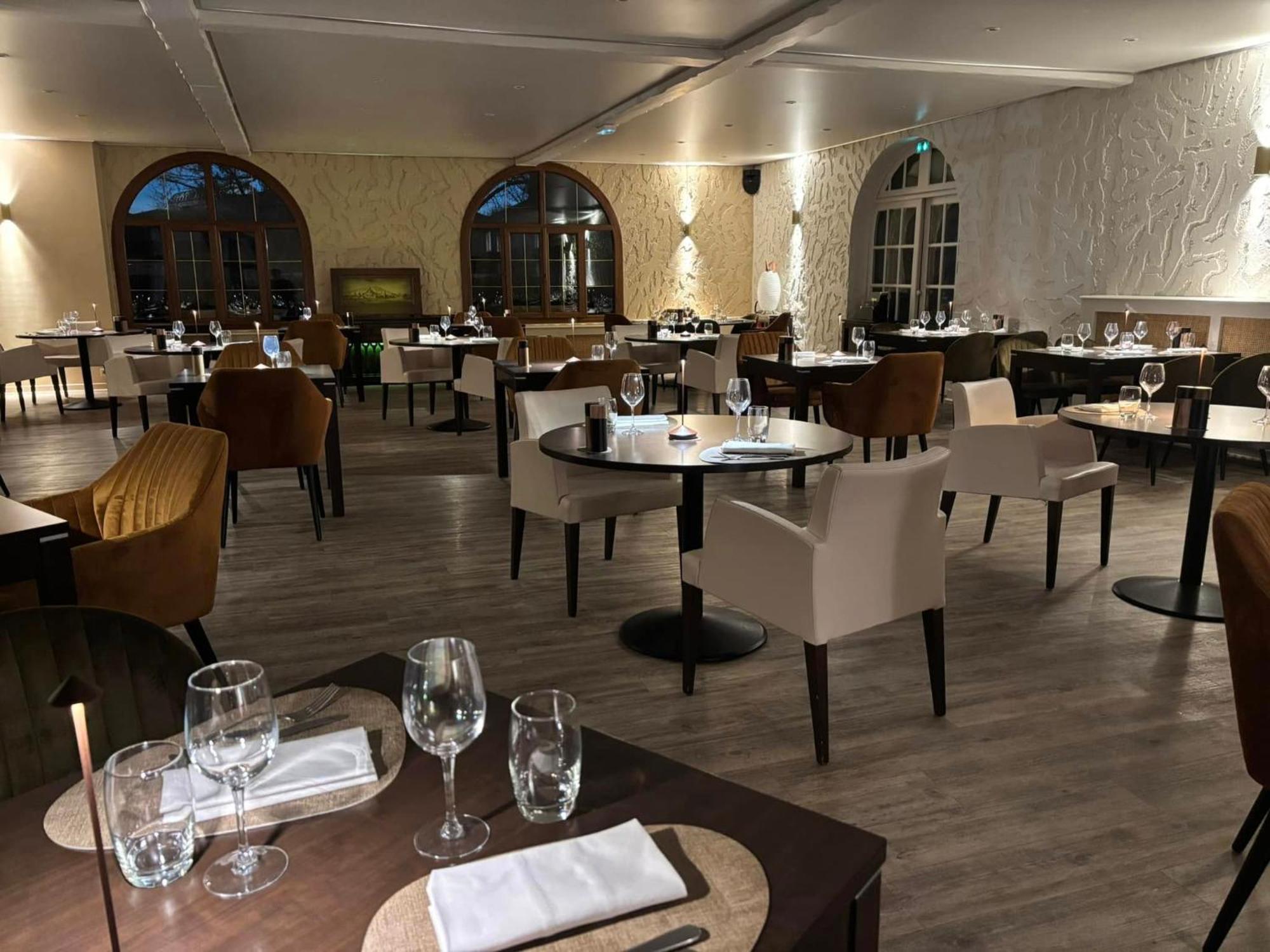 Sure By Western Saint-quentin Ouest Le Pot D Etain 3* Holnon