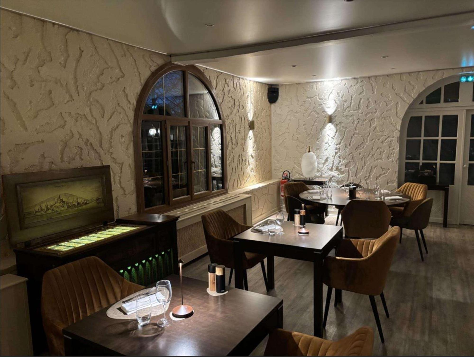 Sure By Western Saint-quentin Ouest Le Pot D Etain 3*