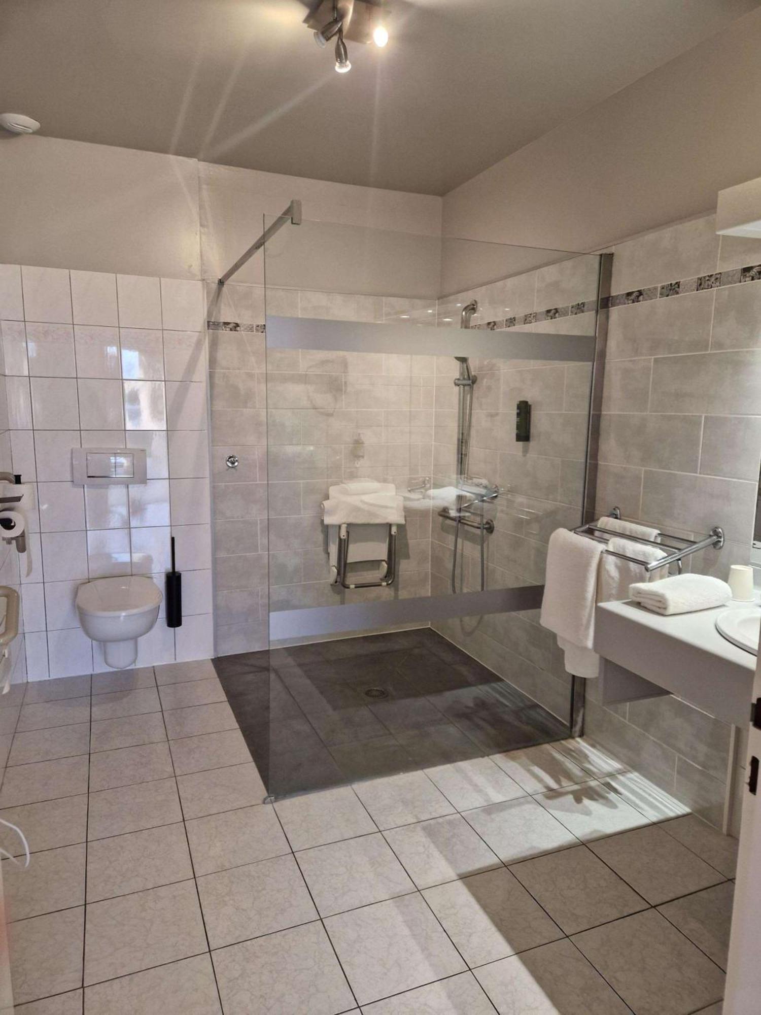 Sure By Western Saint-quentin Ouest Hotel Holnon