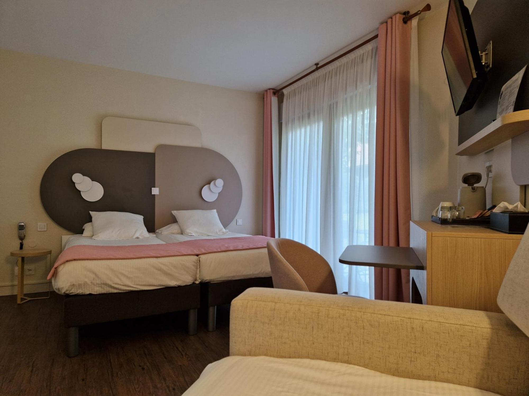 Sure By Western Saint-quentin Ouest Le Pot D Etain Hotel